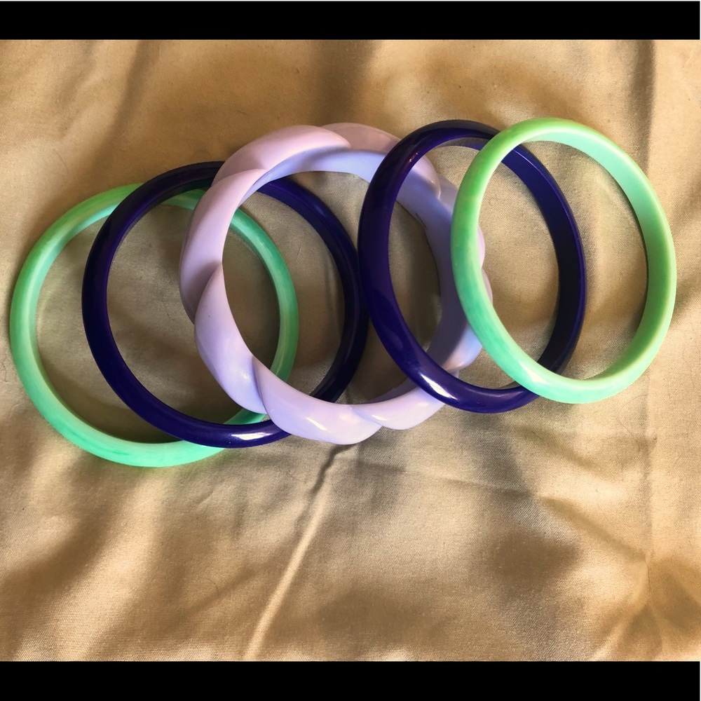 Set of 5 Bakelite bracelets.